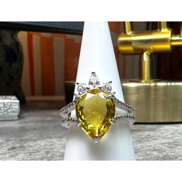 Ring Bomb Party Ring, NWOT, size 7, yellow stone on silver color band - Picture 5 of 8